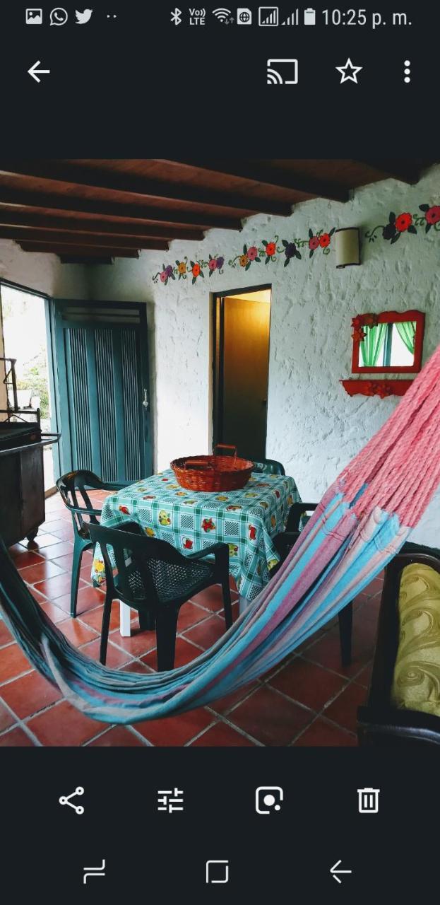 Vila Las Cabanas Castillos Del Lago Guatapé Exteriér fotografie